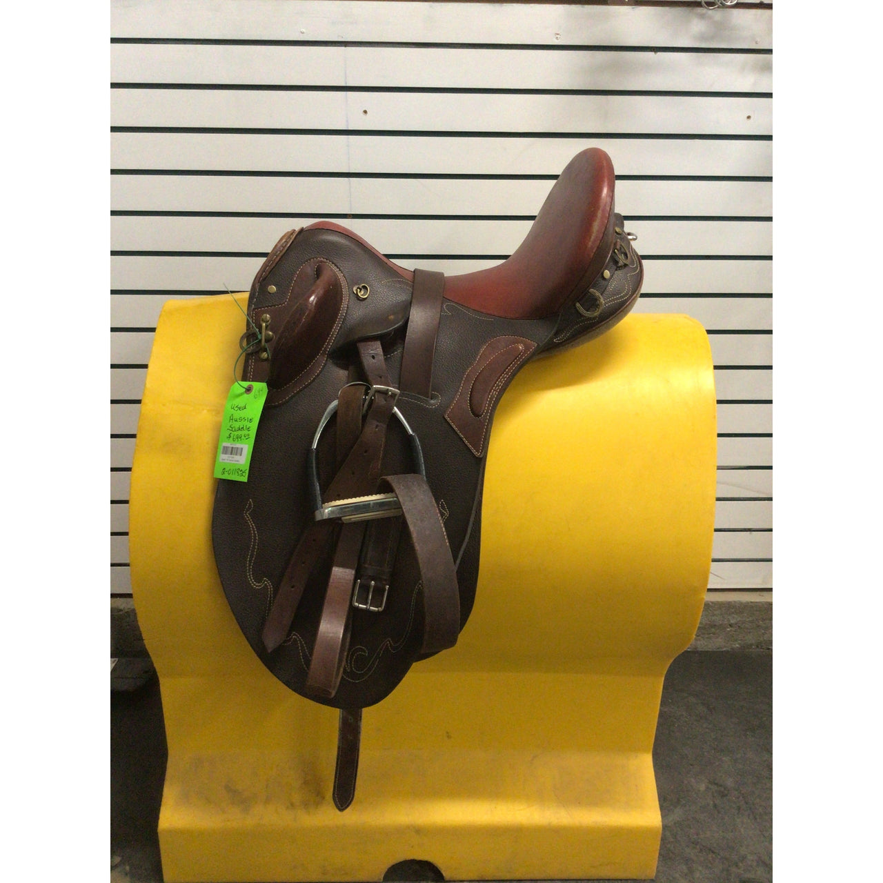 Used  19" Aussie Saddle