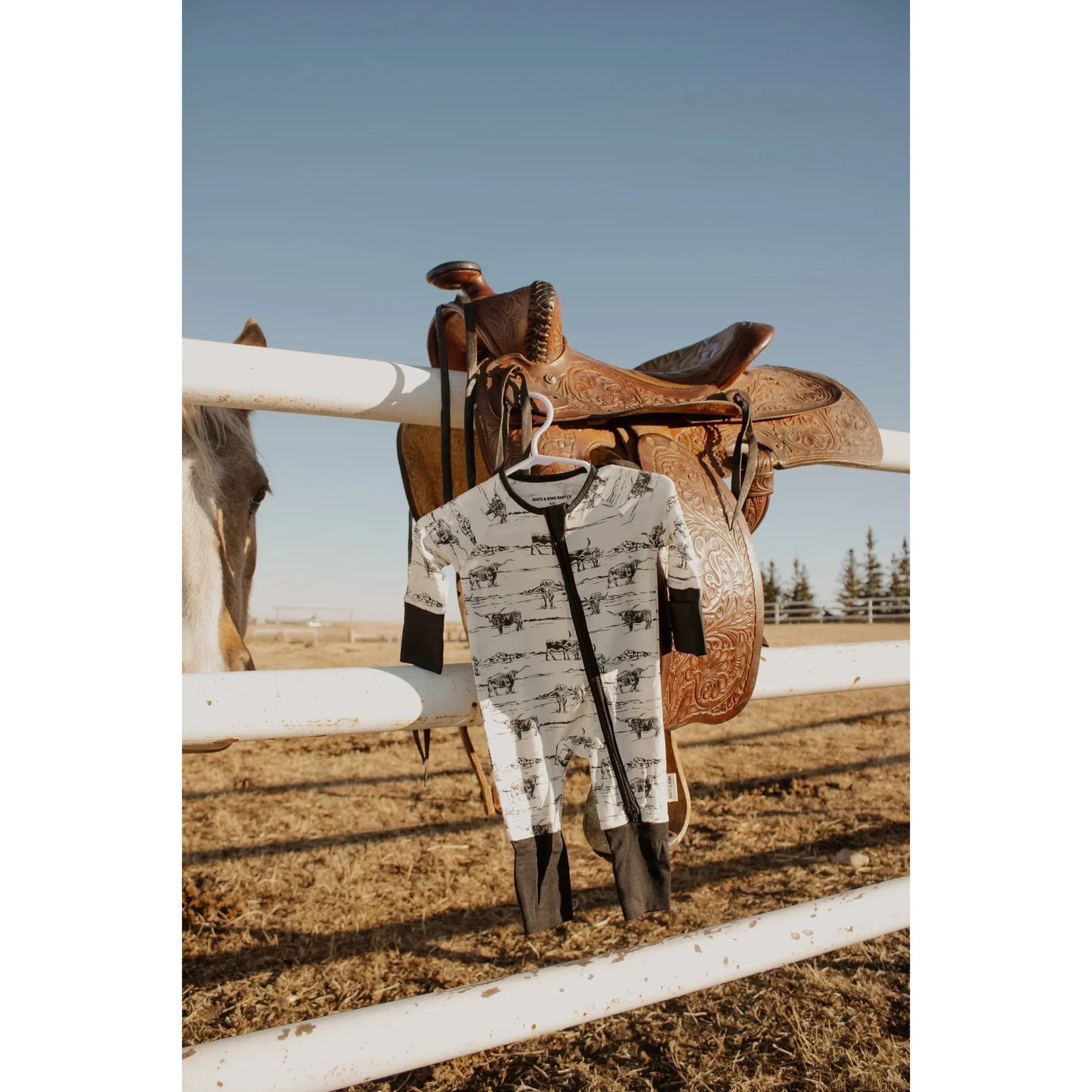 Boots & Bows Infants Longhorn Dreams Sleepwear - Black/White