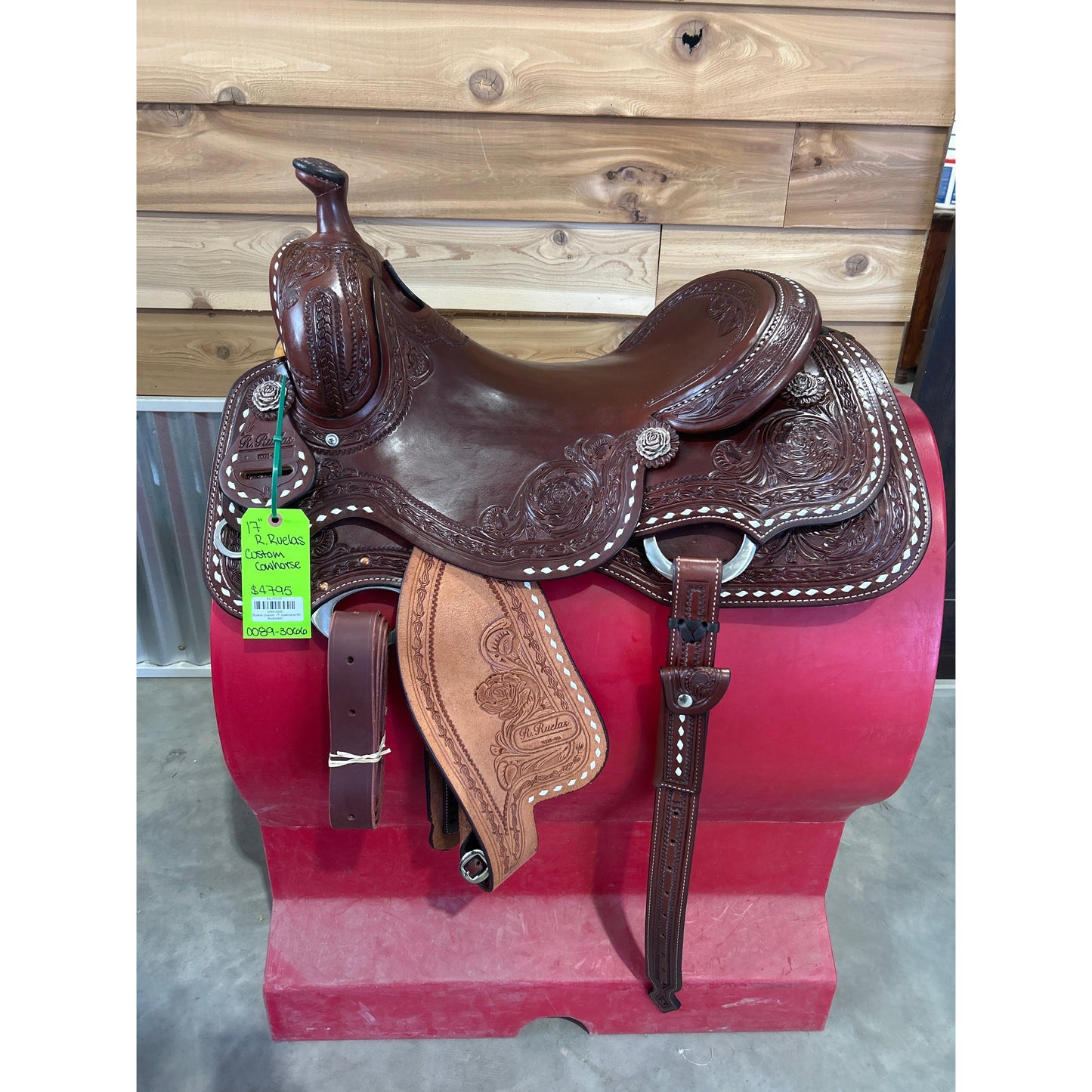 R.Ruelas Custom 17" Cowhorse W/ Buckstitch
