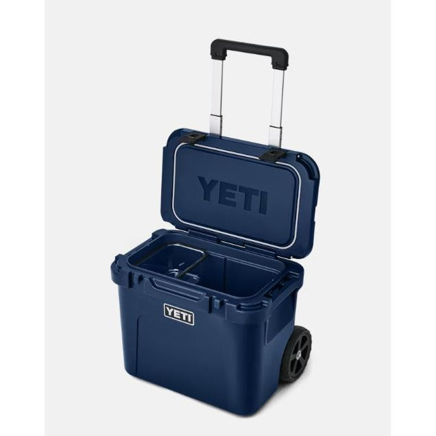 Yeti Roadie 32 Wheeled Hard Cooler - Navy