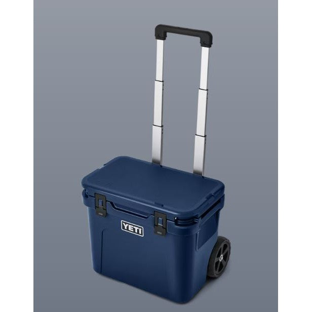 Yeti Roadie 32 Wheeled Hard Cooler - Navy