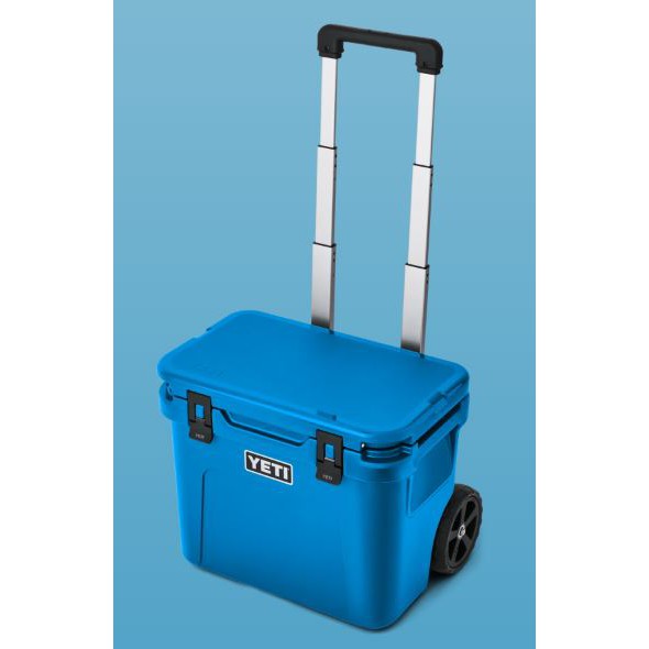 Yeti Roadie 32 Wheeled Hard Cooler - Big Wave Blue