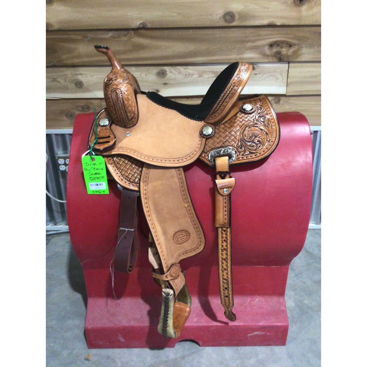 Irvine's Pro 14" Barrel Saddle -Antique Finish