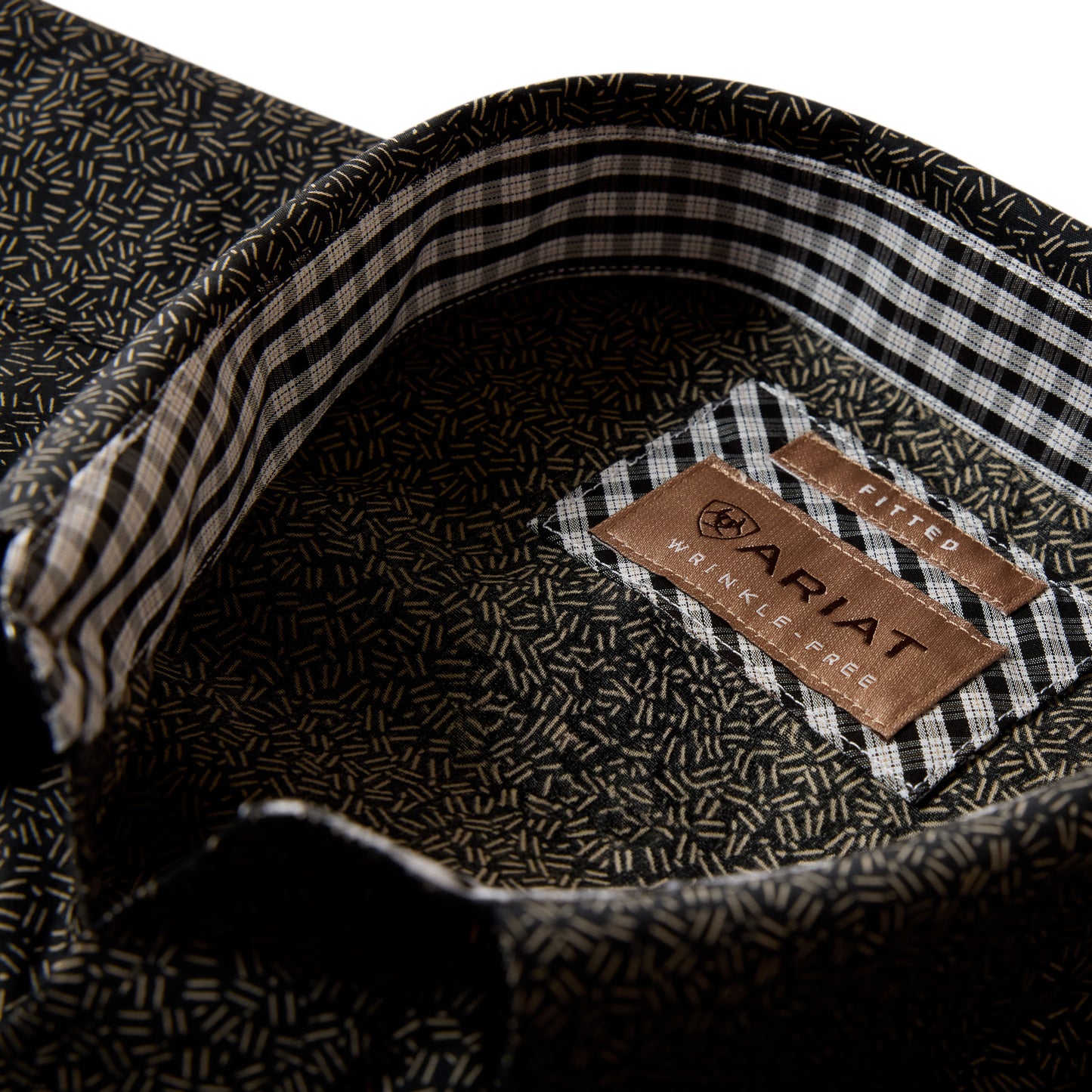 Ariat Men's Wrinkle Free Braven Fitted Snap Shirt - Black Textured Print