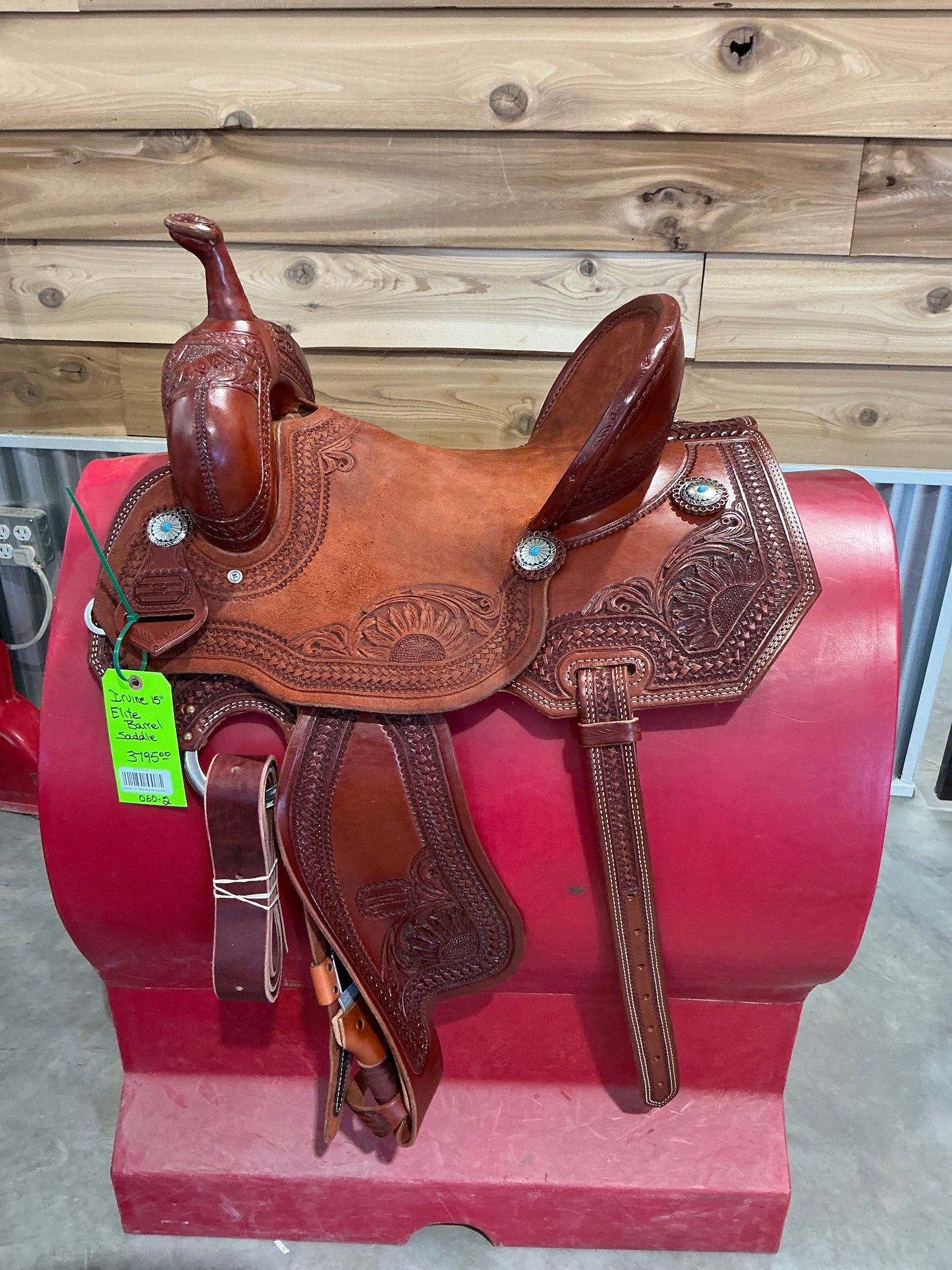 Irvine 15" Elite Barrel Saddle