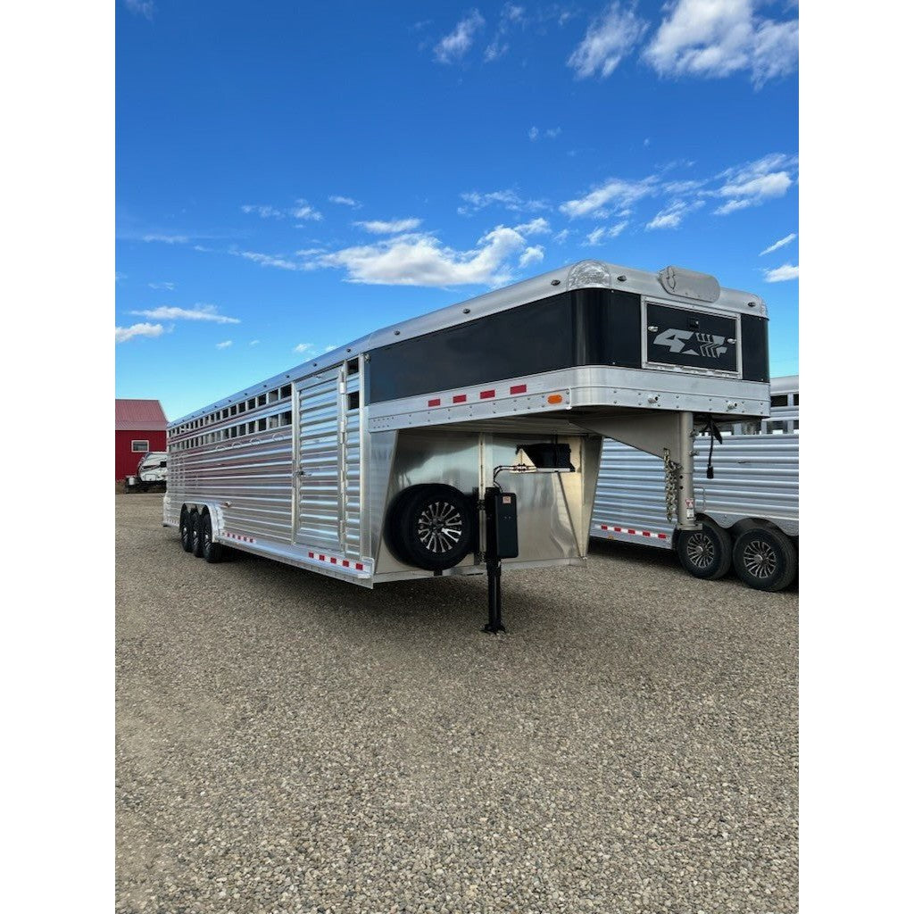 Nearly New 2025 4-Star 34' Stock Trailer