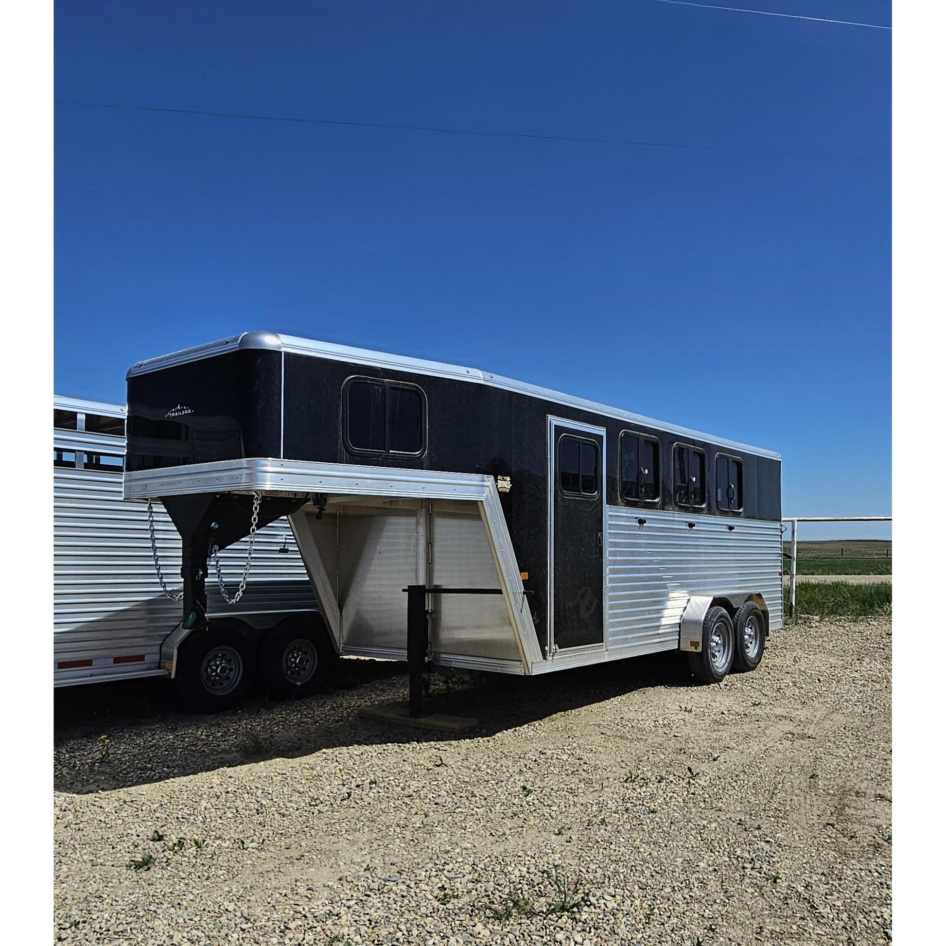 2025 High Country 3-Horse Gooseneck - Irvine Tack & Western Wear