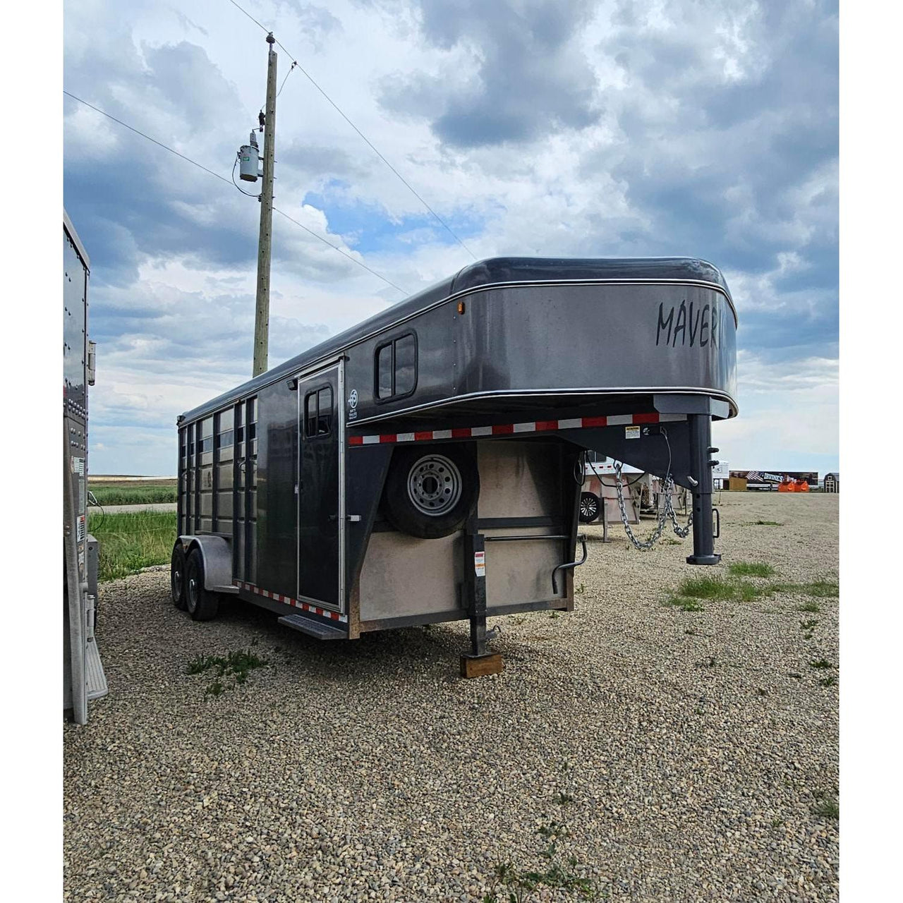 2025 Maverick Gooseneck 4-Horse Angle Haul Trailer
