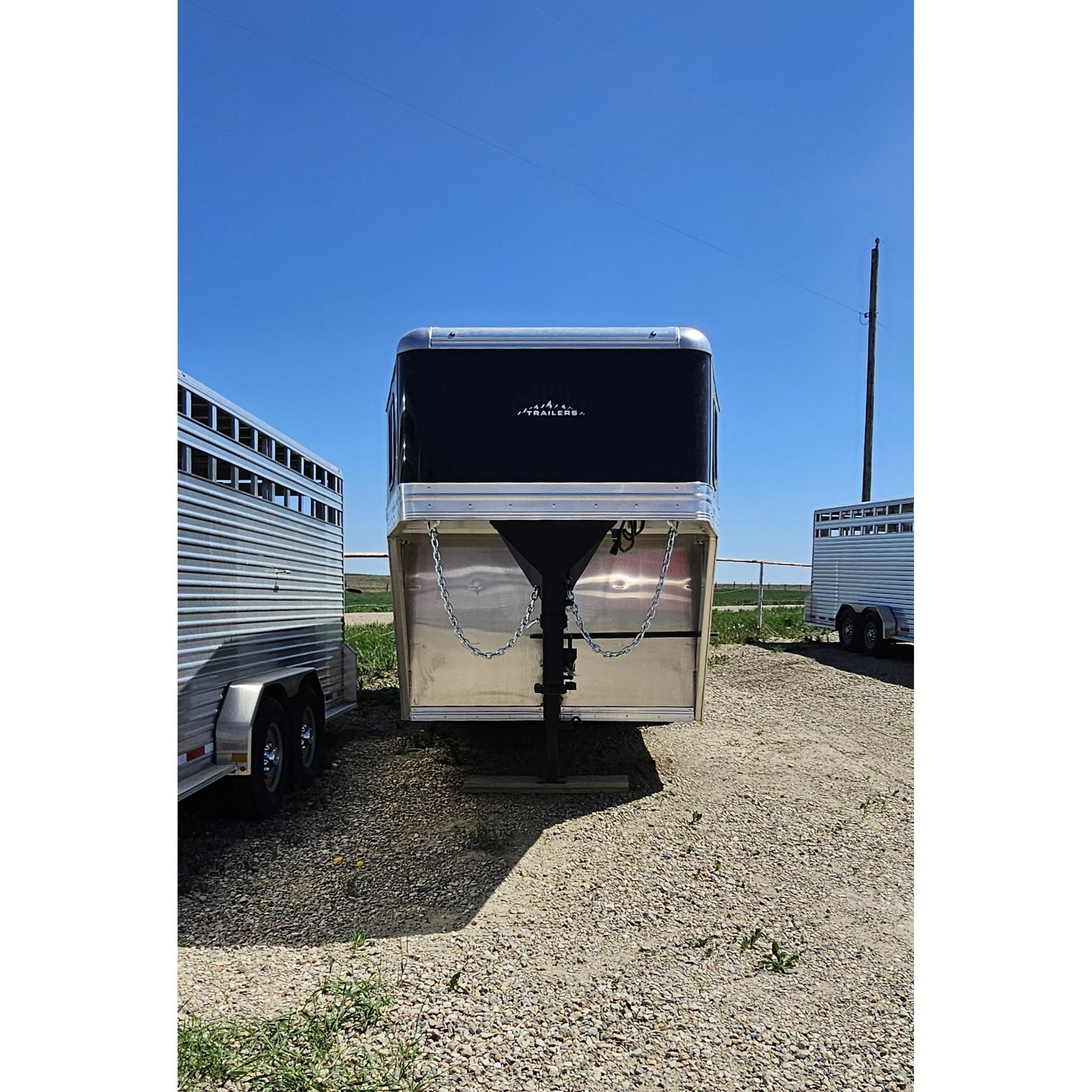 2025 High Country 3-Horse Gooseneck - Irvine Tack & Western Wear
