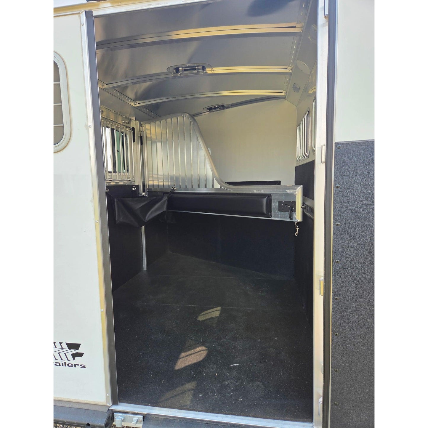 2027 4-Star 11' 2-Horse Slant Load Bumper Pull