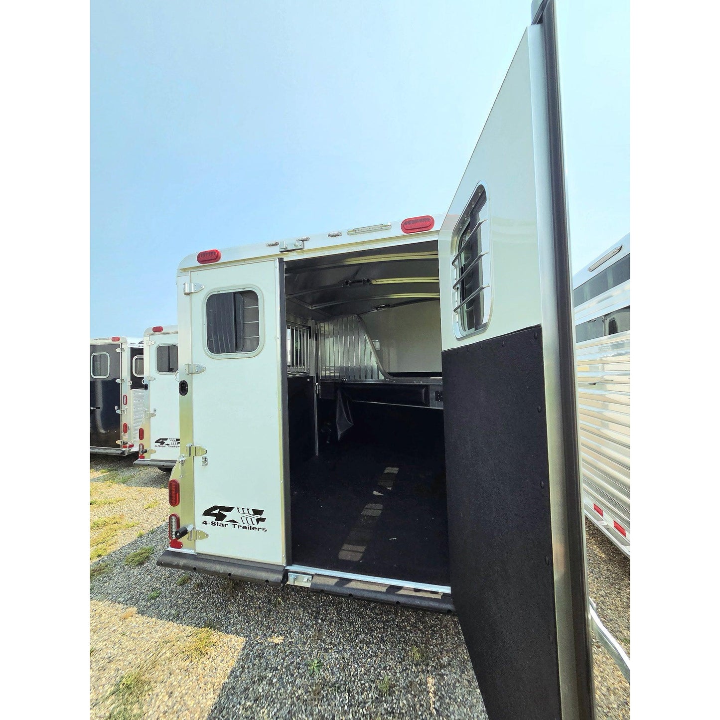 2027 4-Star 11' 2-Horse Slant Load Bumper Pull