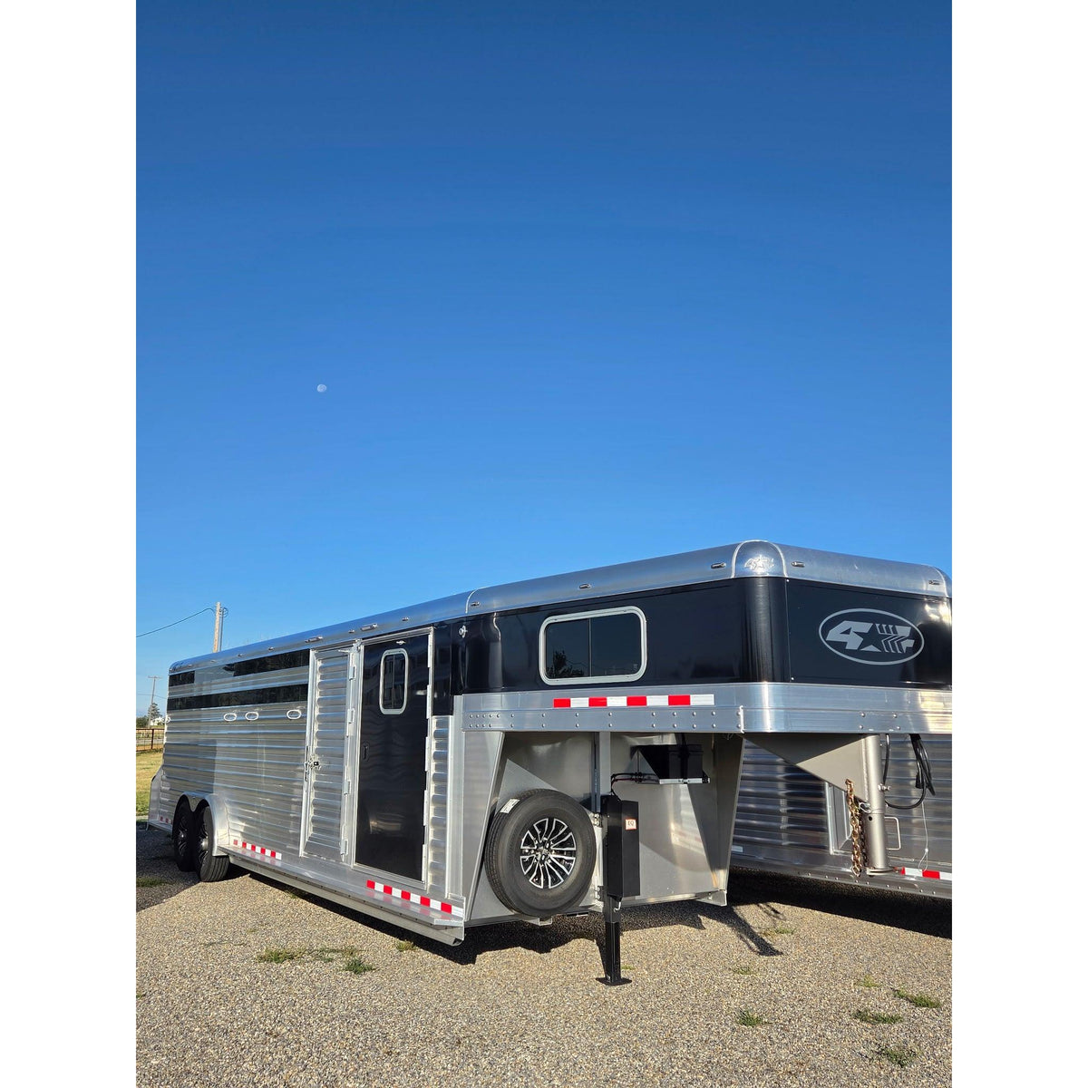 2027 4-Star 28' Stock Combo***Pending Sale***
