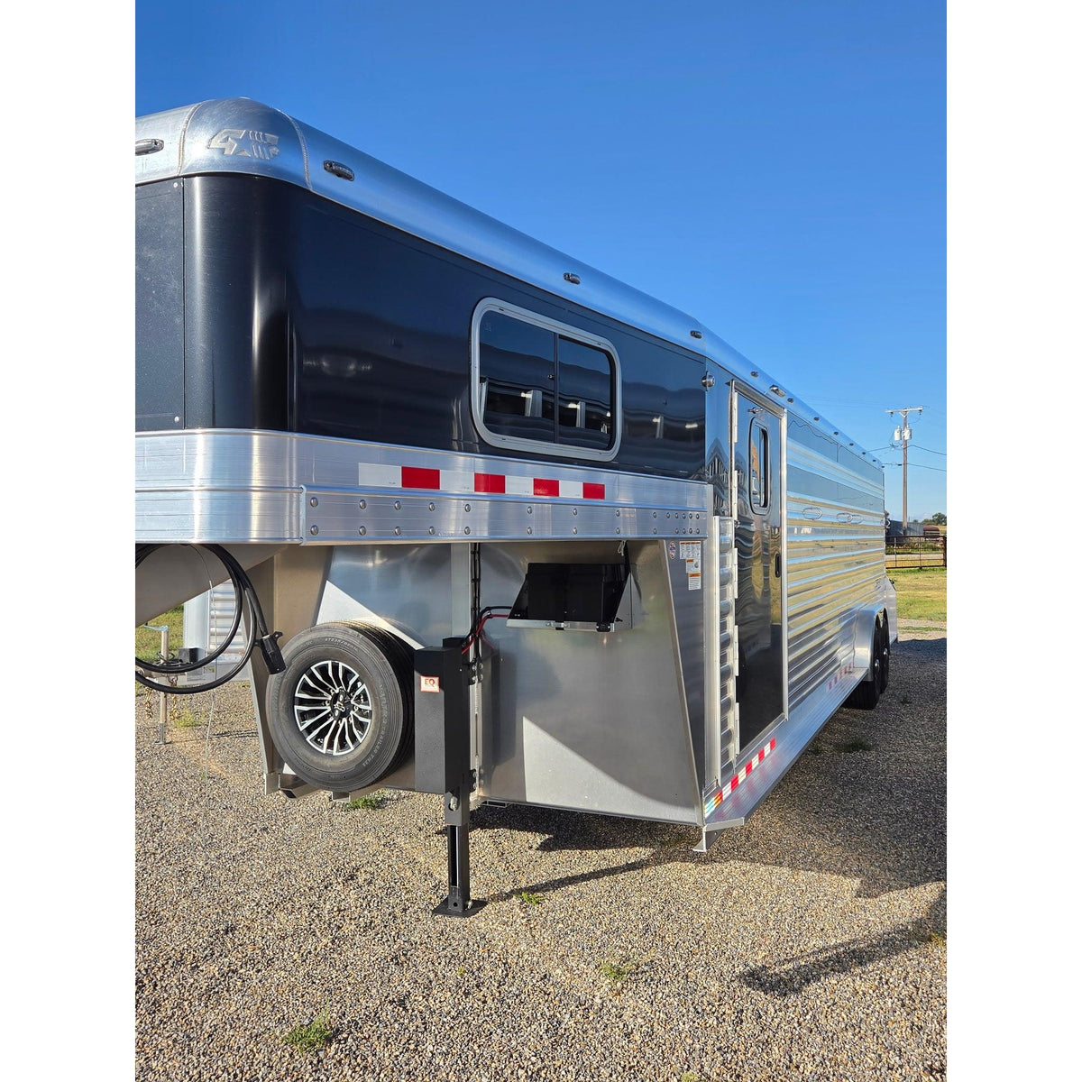 2027 4-Star 28' Stock Combo***Pending Sale***