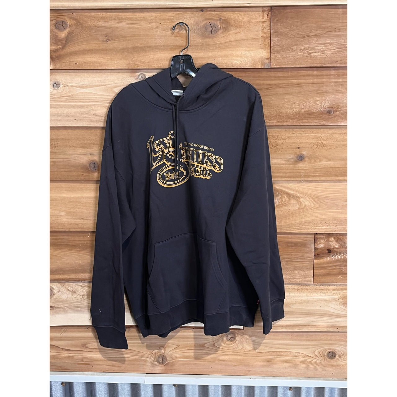 Levi Men's Relaxed Graphic Pullover