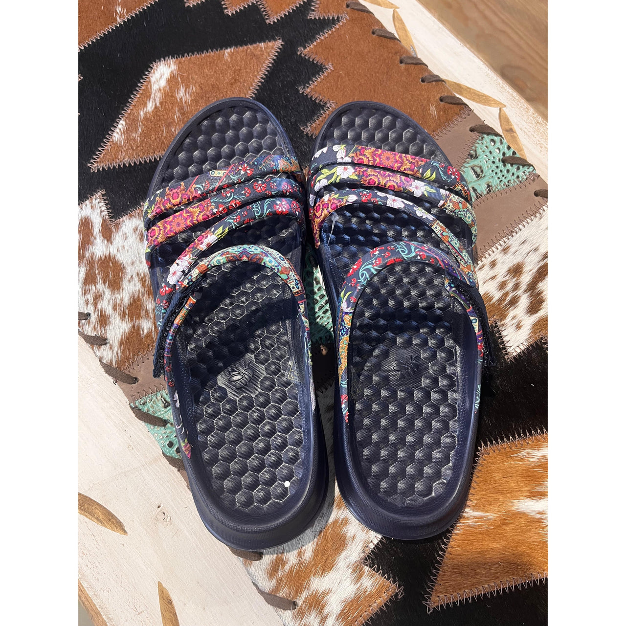 Joybees Women's Lakeshore Sandal - Geometric Mandala