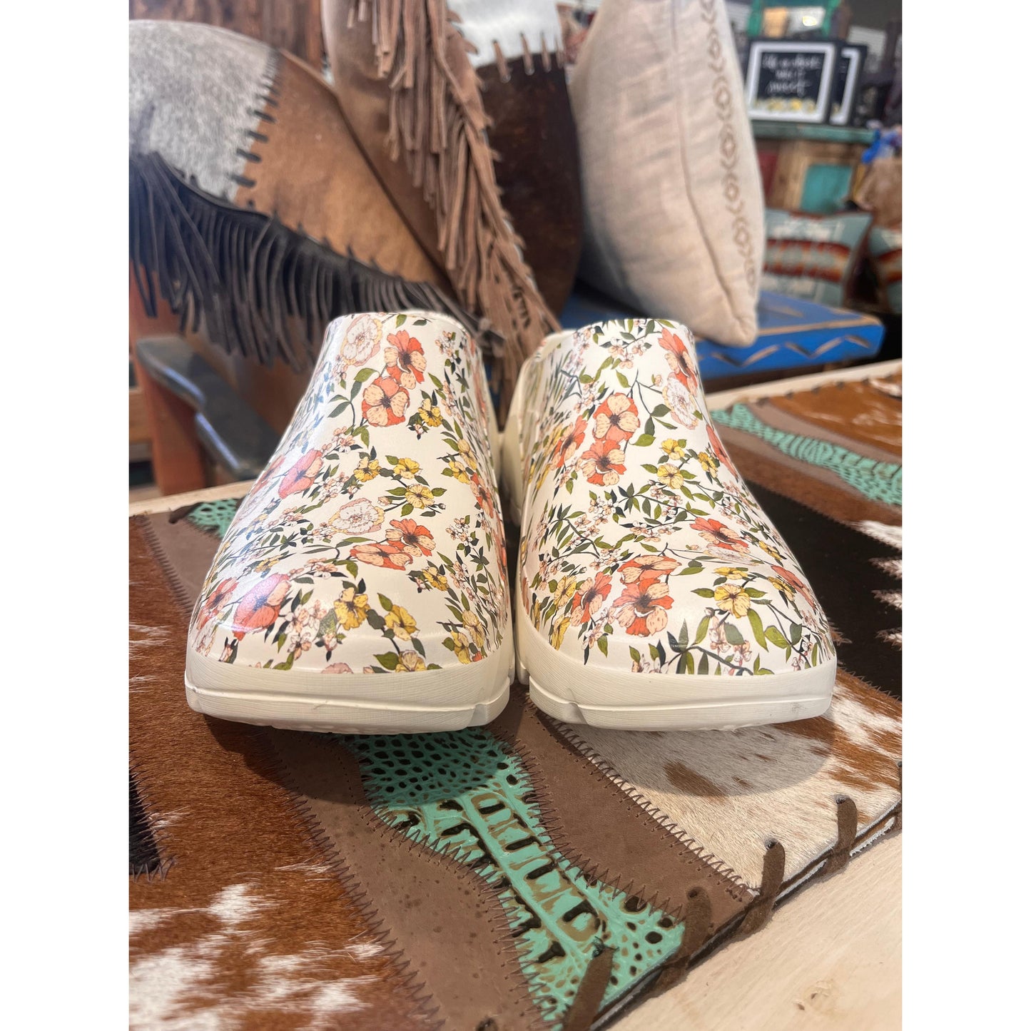 Joybees Women's Garden Grove Clog - Graphic Bone Summer Floral