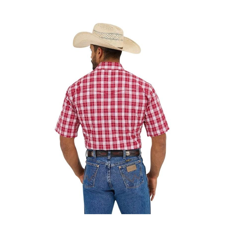 Wrangler Men's Short Sleeve Wrinkle Resistant Classic Fit Shirt - Red