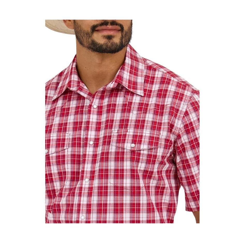 Wrangler Men's Short Sleeve Wrinkle Resistant Classic Fit Shirt - Red