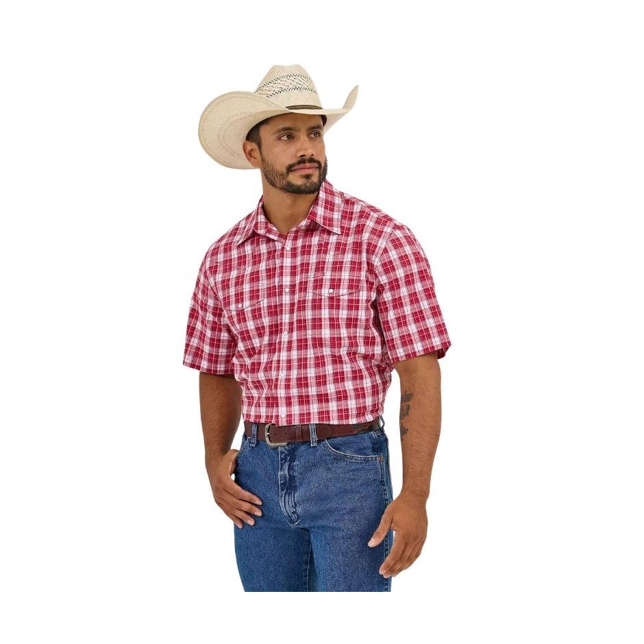 Wrangler Men's Short Sleeve Wrinkle Resistant Classic Fit Shirt - Red