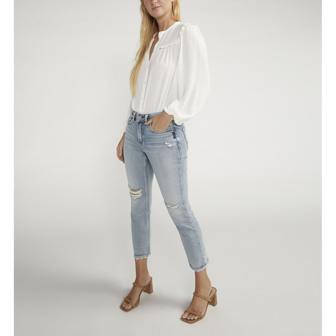 Silver Women's Suki Mid Rise Straight Crop Jeans - Medium/Light Wash