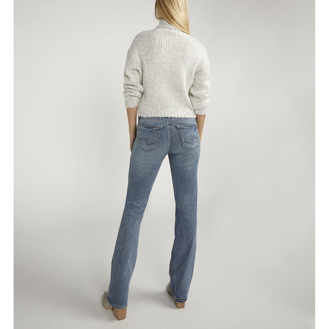 Silver Women's Suki Mid Rise Slim Bootcut Jeans - Indigo