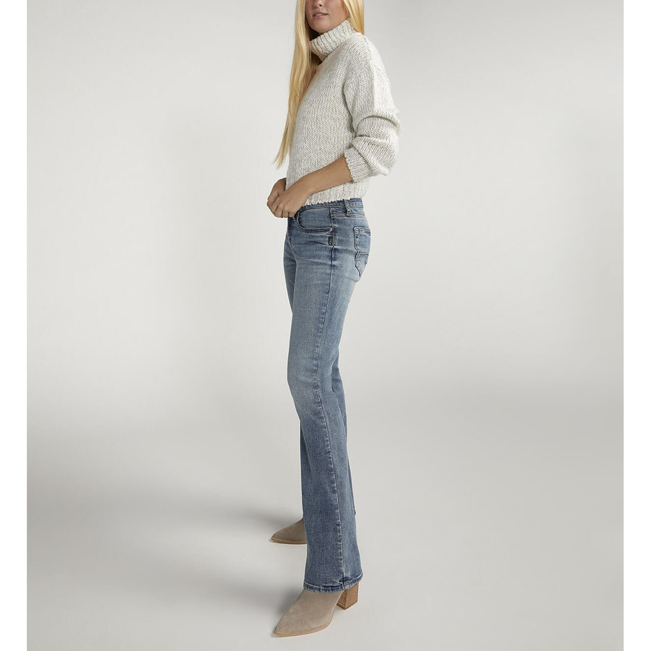 Silver Women's Suki Mid Rise Slim Bootcut Jeans - Indigo