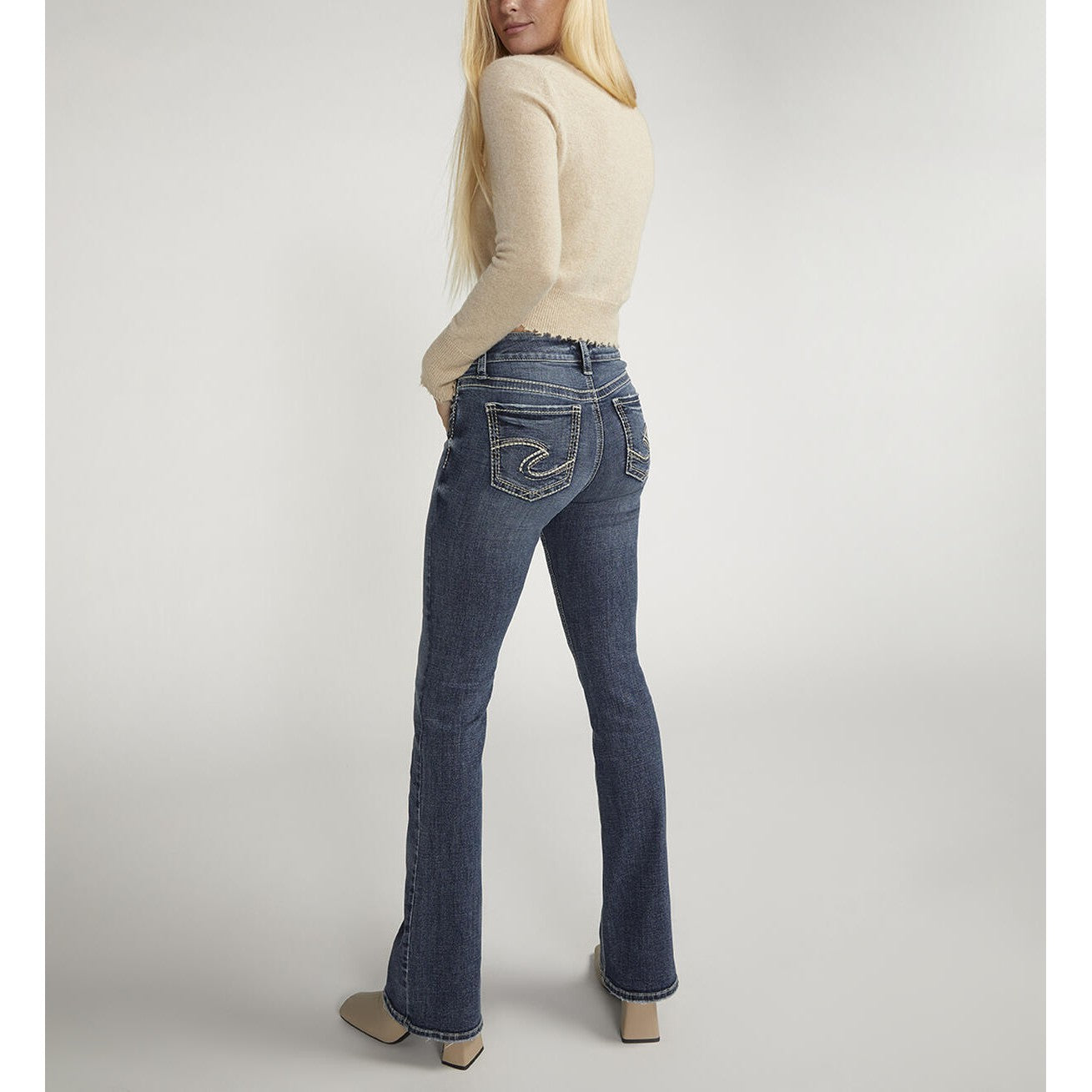 Silver Women's Suki Mid Rise Bootcut Jeans - Indigo