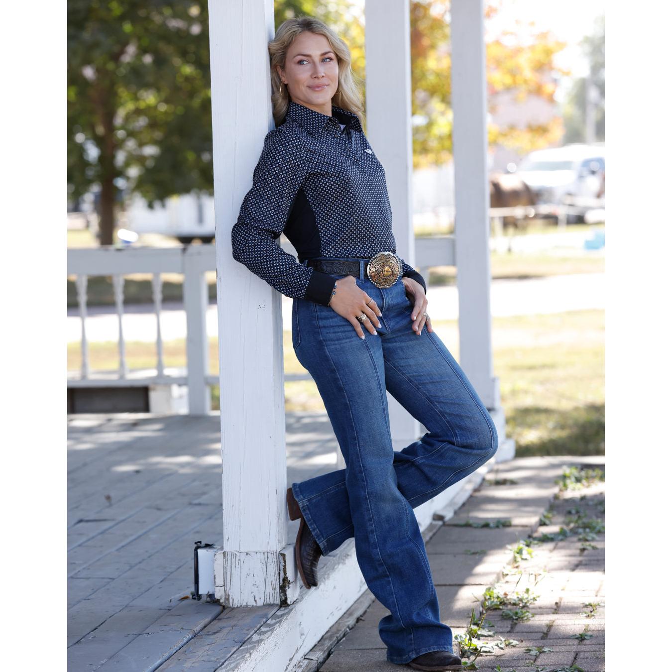 Cinch Women's Long Sleeve Quarter-Zip Woven Pullover - Black