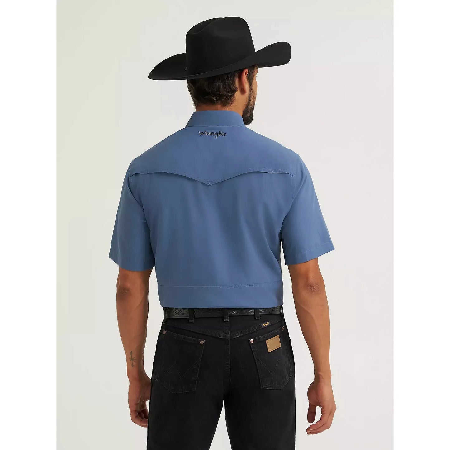 Wrangler Men's All Terrain Gear Performance Solid SS Shirt - Vintage Indigo