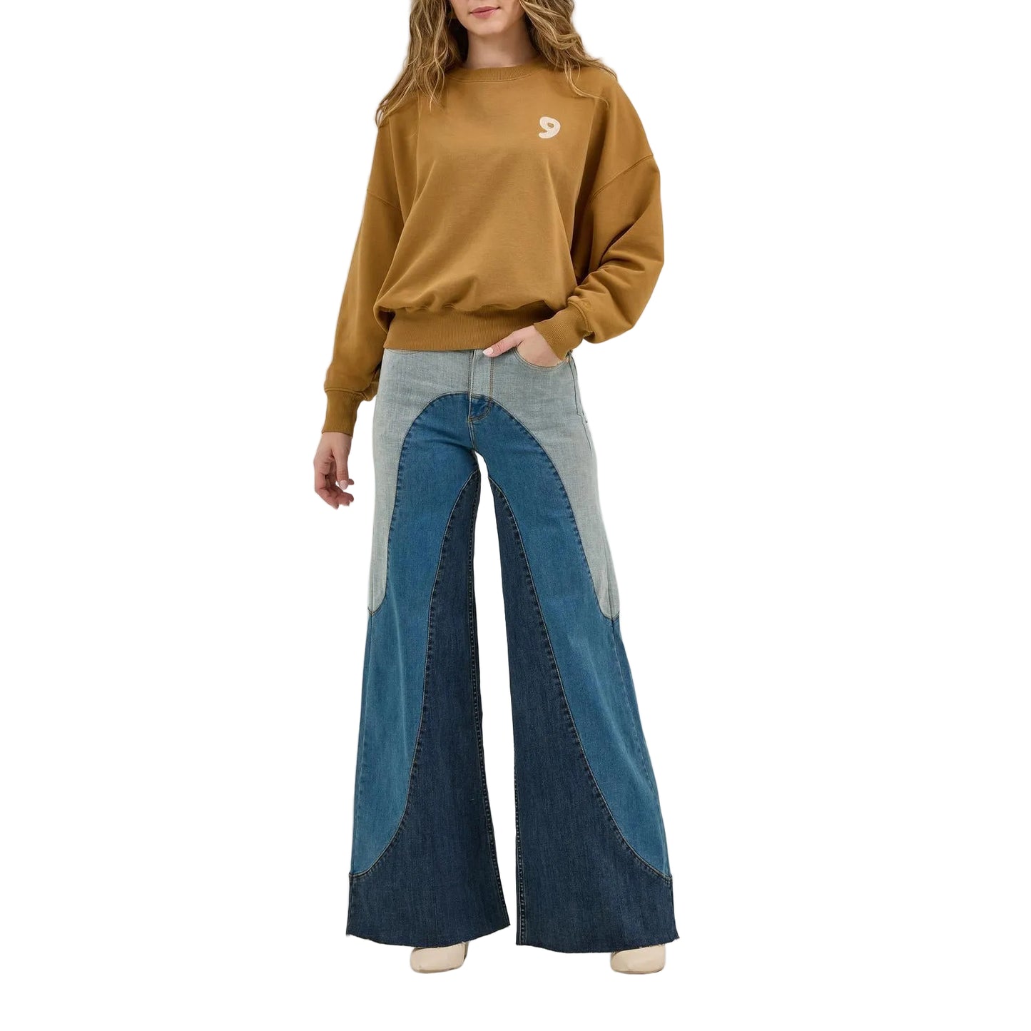 Wrangler Women's Lainey Wilson Good Jeans Sweatshirt - Brown