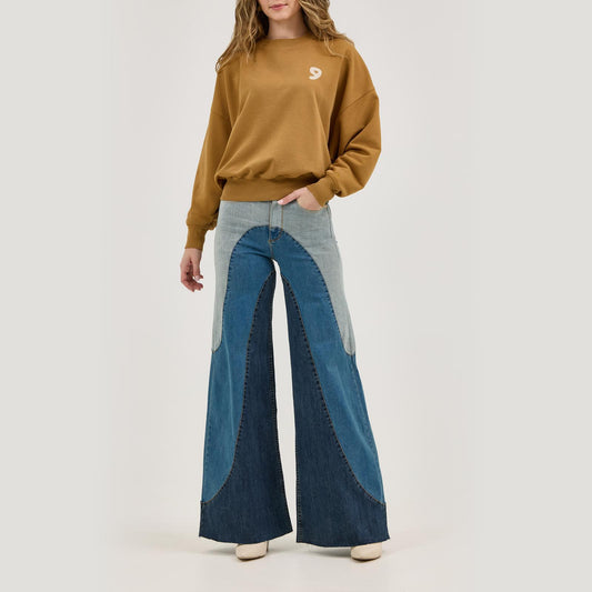 Wrangler Women's Lainey Wilson Good Jeans Sweatshirt - Brown