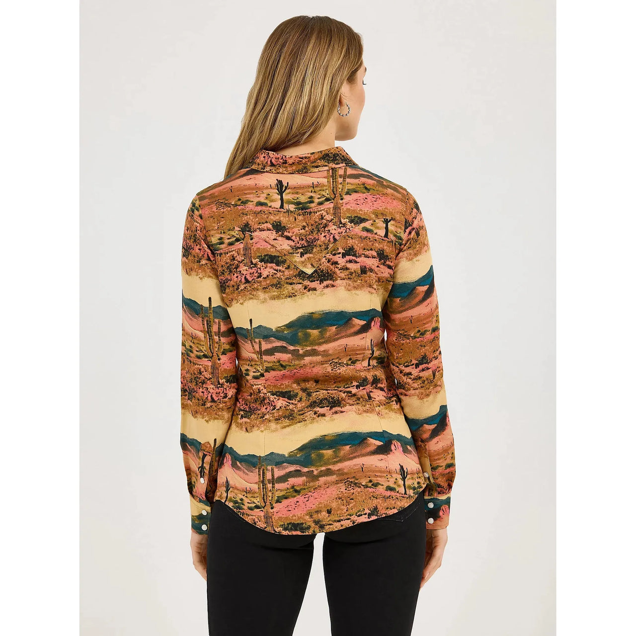 Wrangler Women's Desert Print Western Long Sleeve Snap Shirt - Desert Tan