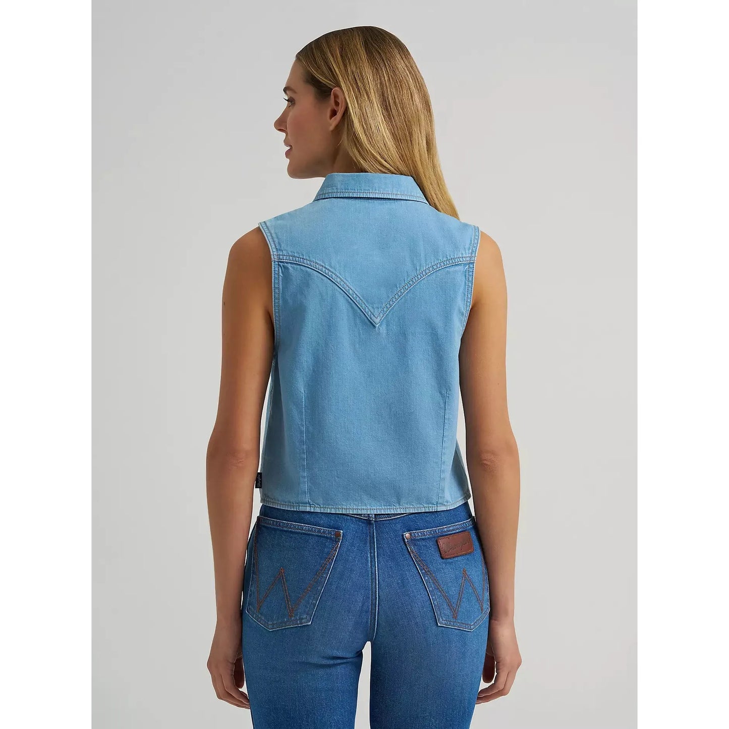 Wrangler Women's Saddle Embroidered Denim Sleeveless Snap Shirt - Light Denim