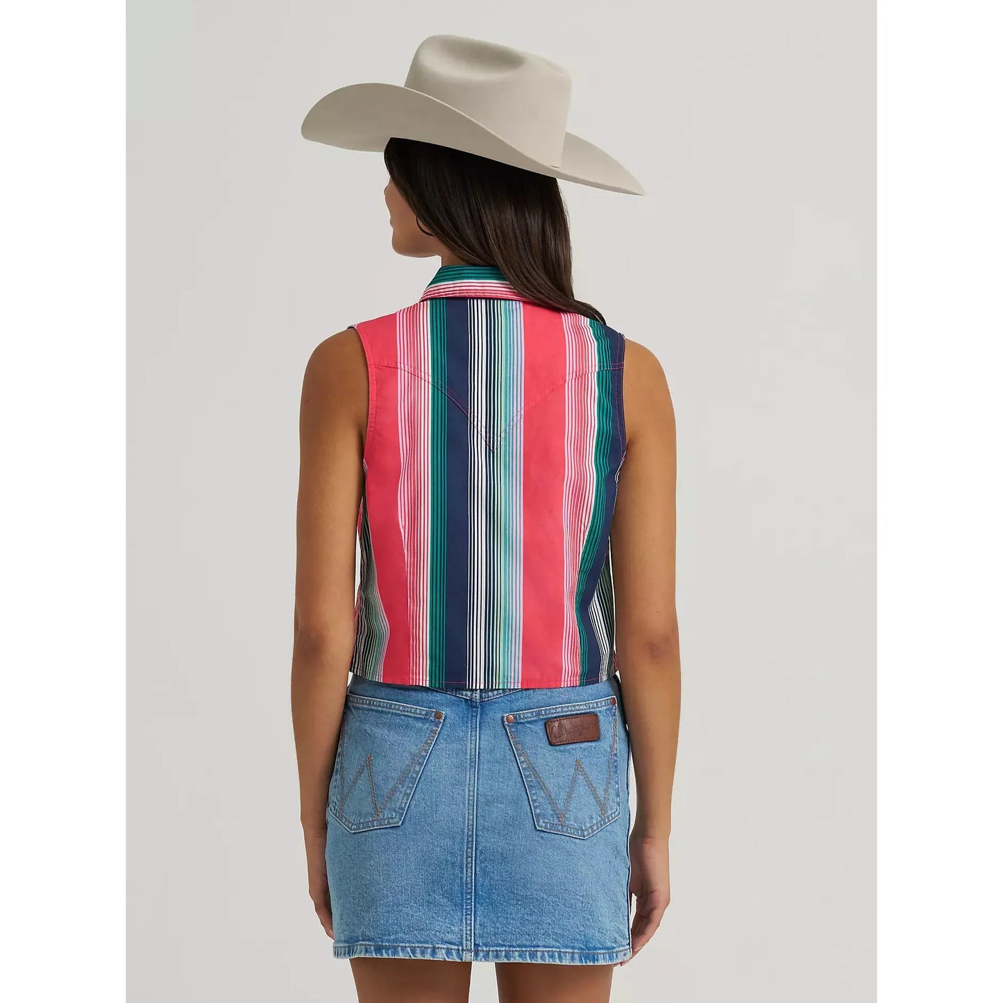 Wrangler Women's Striped Sleeveless Snap Shirt - Pink/White
