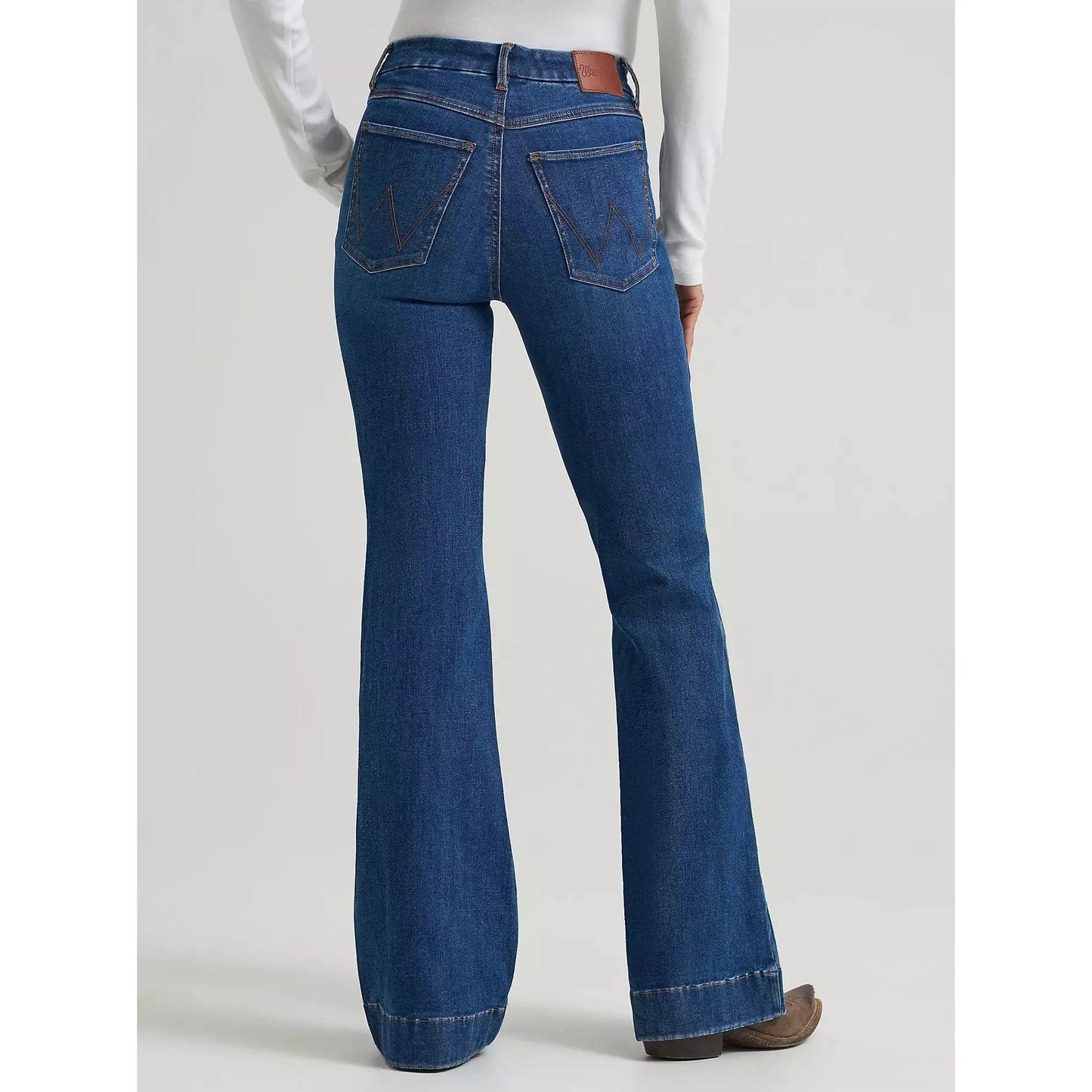 Wrangler Women's Bespoke High Rise Trouser Jean - Reina