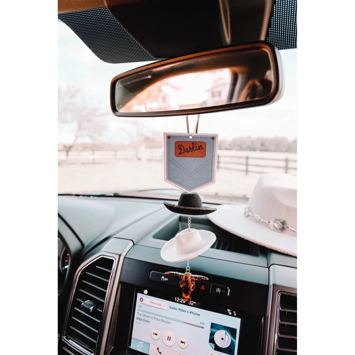 Front Porch Rearview Mirror Hanger - Assorted Colours
