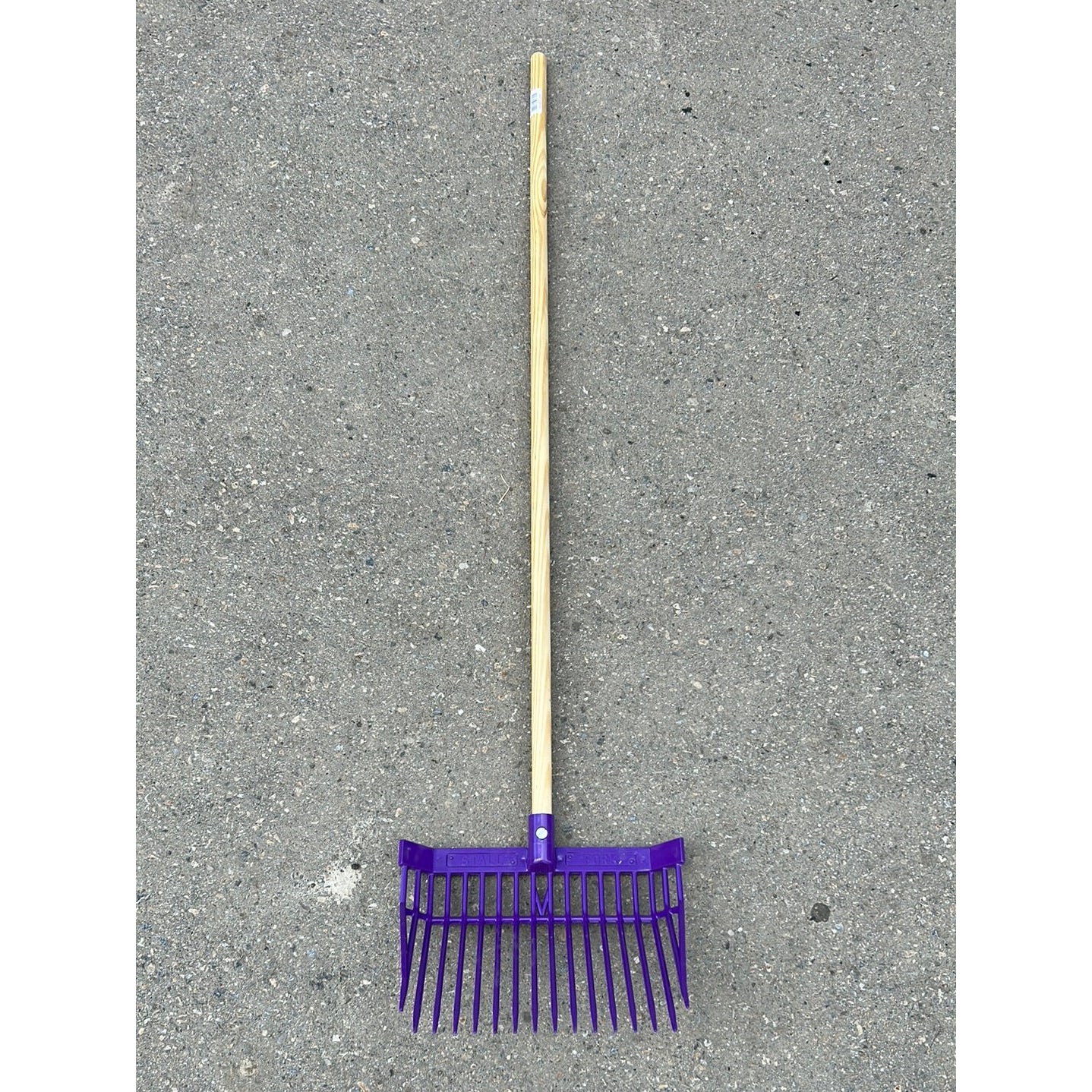 Irvines Stall Fork - Irvine Tack & Western Wear