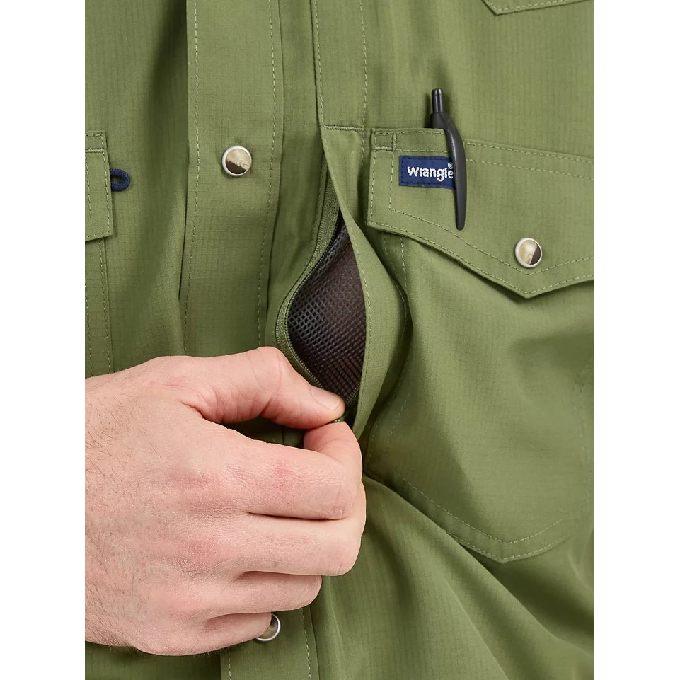 Wrangler Men's Short Sleeve Performance Classic Fit Shirt - Green