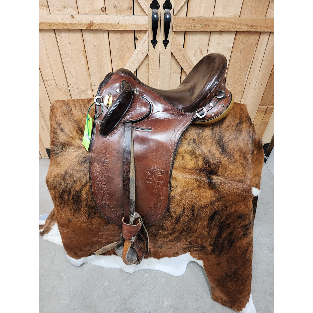 Used Supreme Aussie Saddle-16"