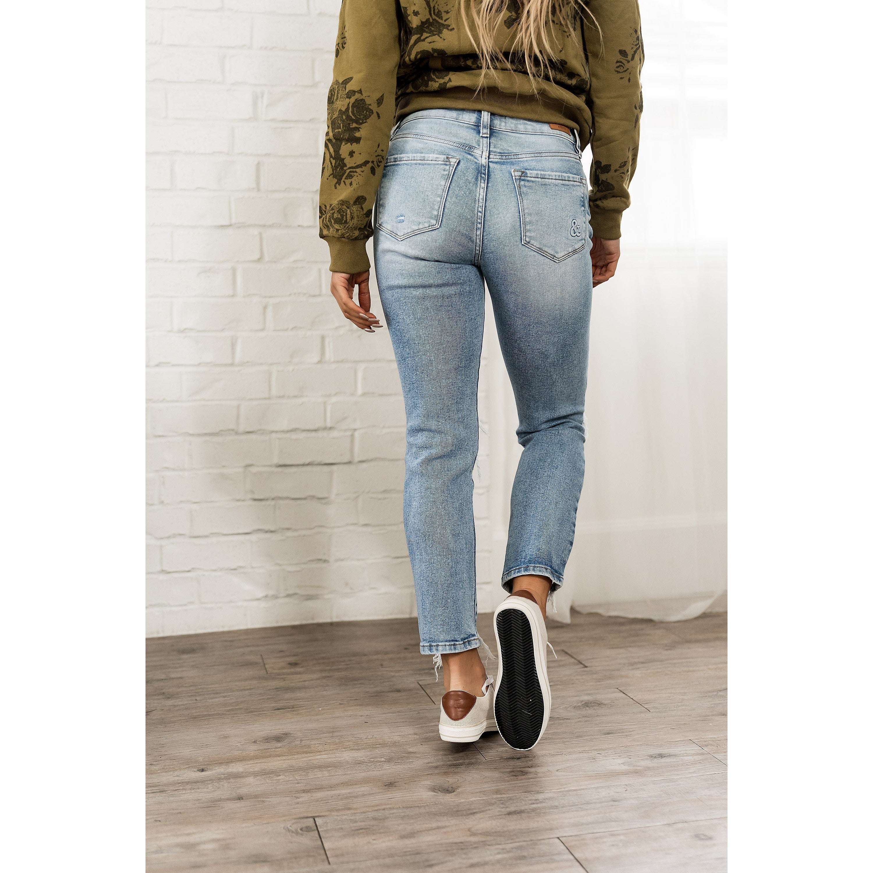 Ampersand Women's 621 High Rise Slim Straight Jeans - Medium Wash
