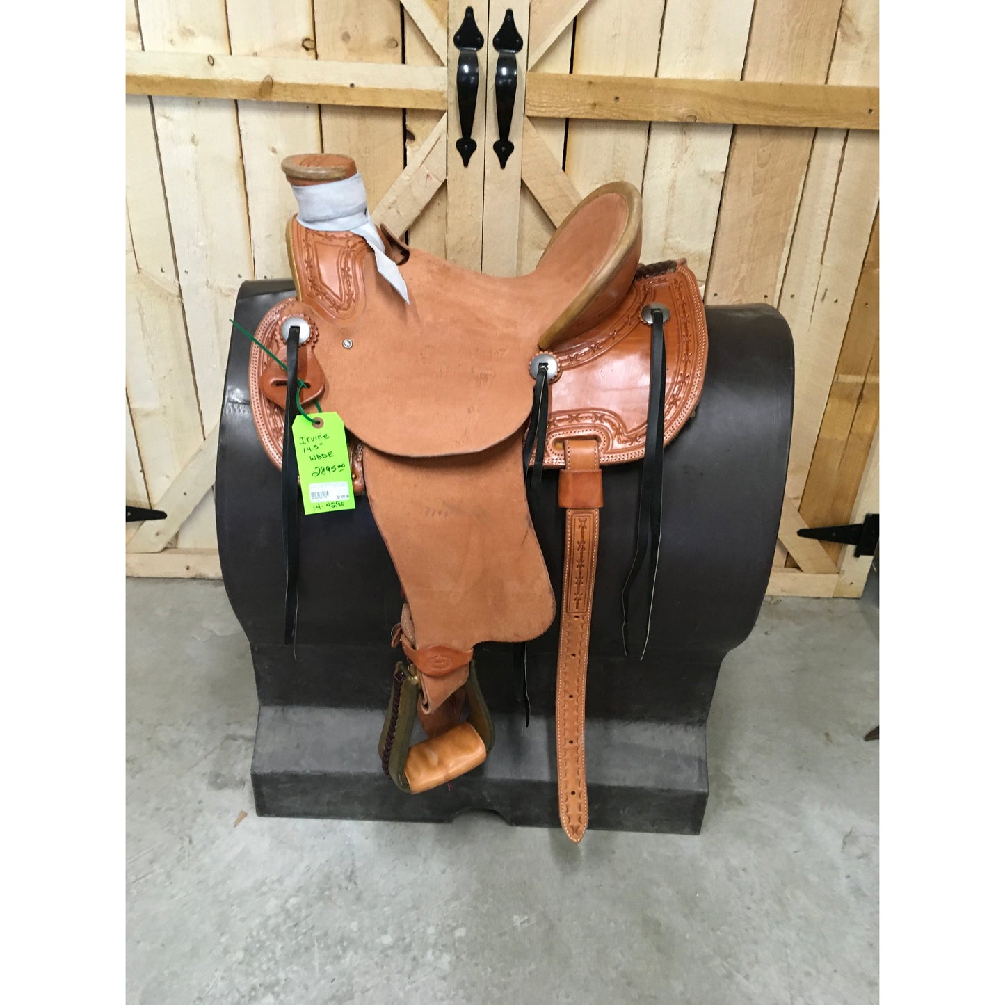 Irvine 14.5" Wade Natural Leather Barbwire Border r/o Seat/Fender