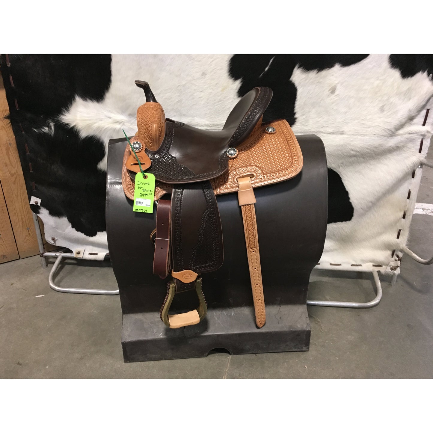 Irvine 14" Barrel Saddle